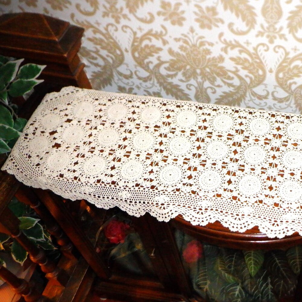 ~~~ Huge, Long yet.... Beautiful DOILLY ~~~  42 x 14 Inches